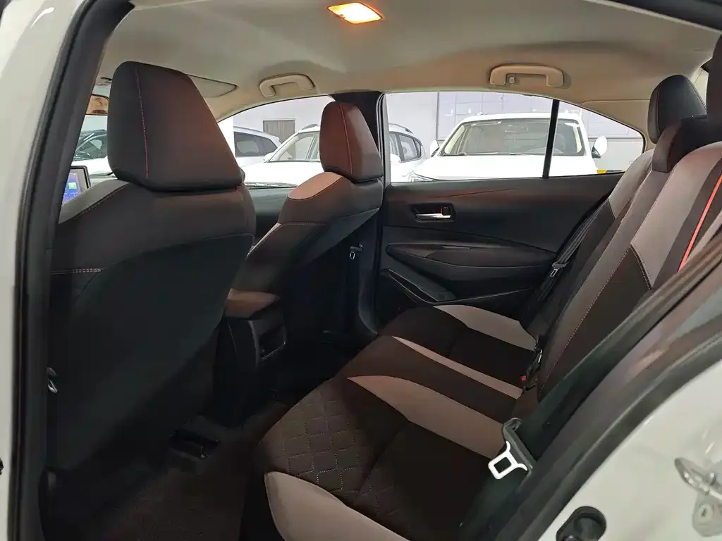 Toyota Corolla 2024 из CN, фото 2