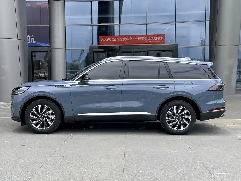 Lincoln Aviator — фото 2