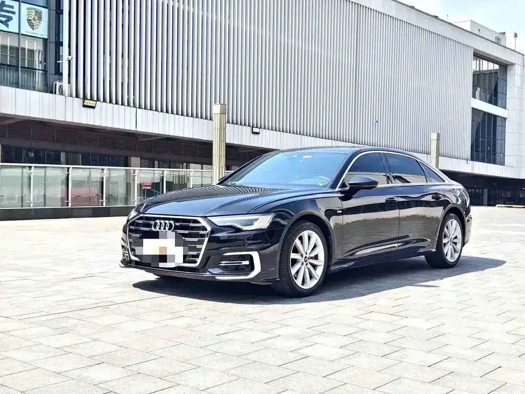 Audi A6L — фото 1