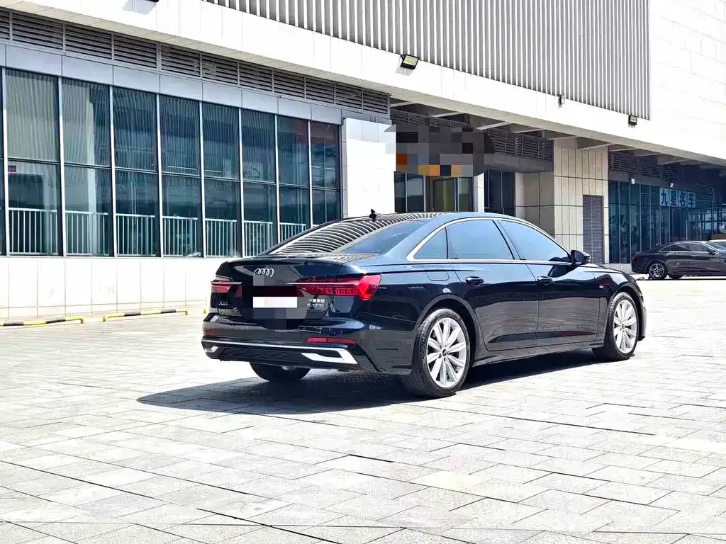 Audi A6L — фото 10