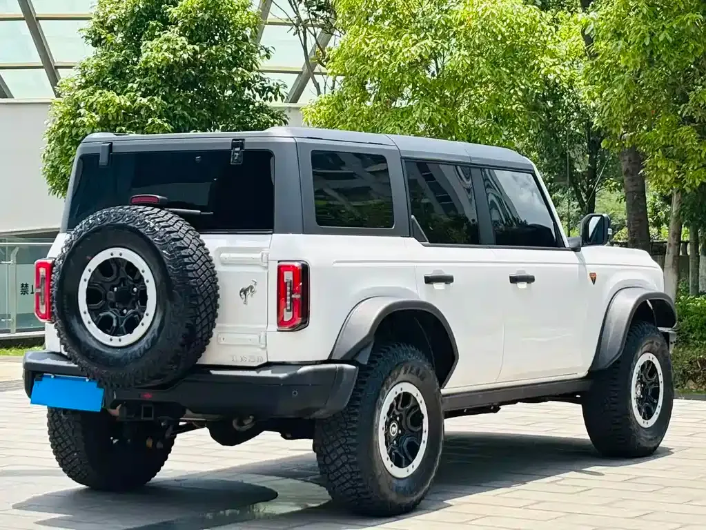 Ford Bronco — фото 10