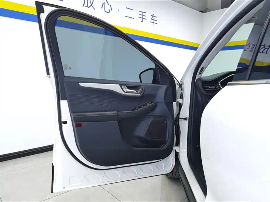 Ford Escape 2024 из CN, фото 3