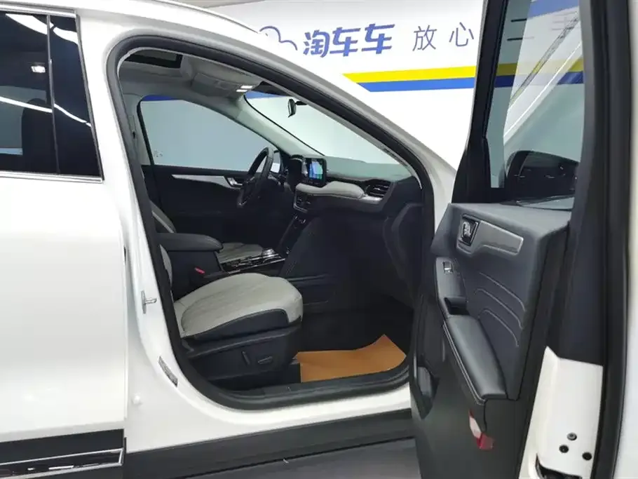 Ford Escape 2024 из CN, фото 4