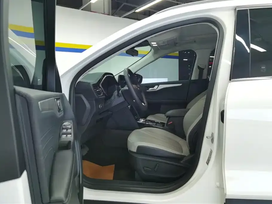 Ford Escape 2024 из CN, фото 5