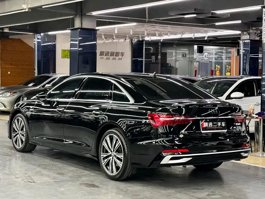 Audi A6L — фото 8