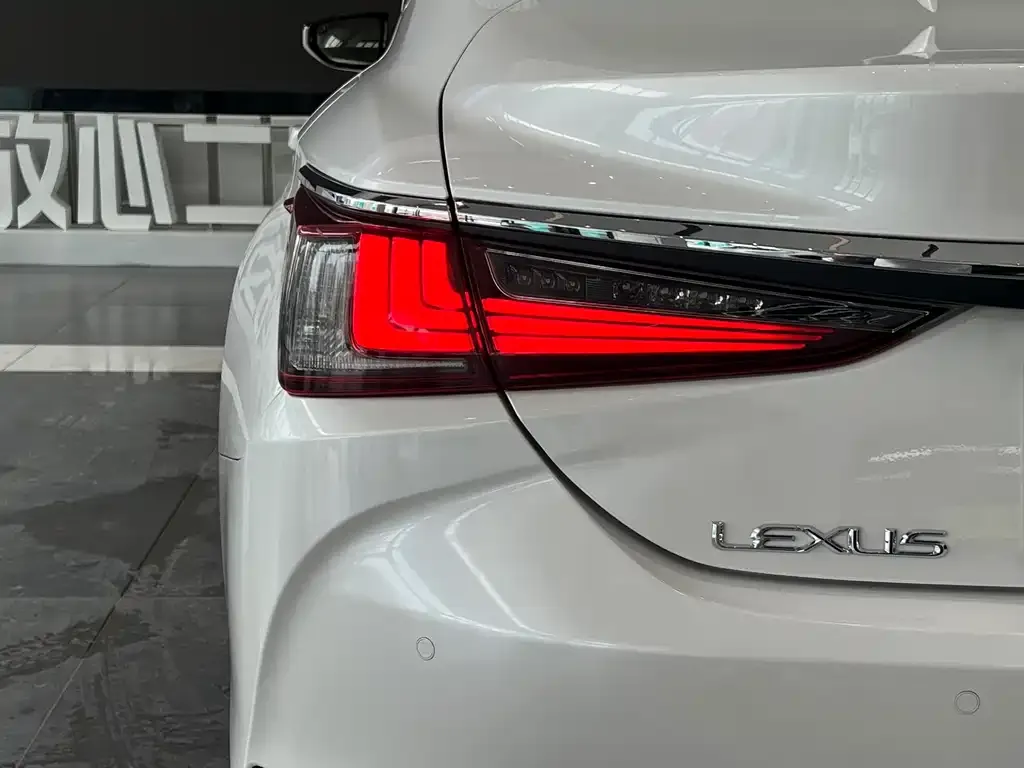 Lexus ES — фото 2