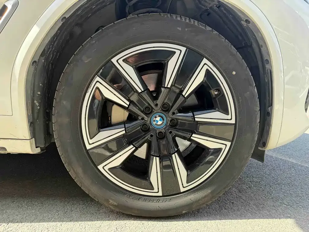 BMW iX3 2024 из CN, фото 9