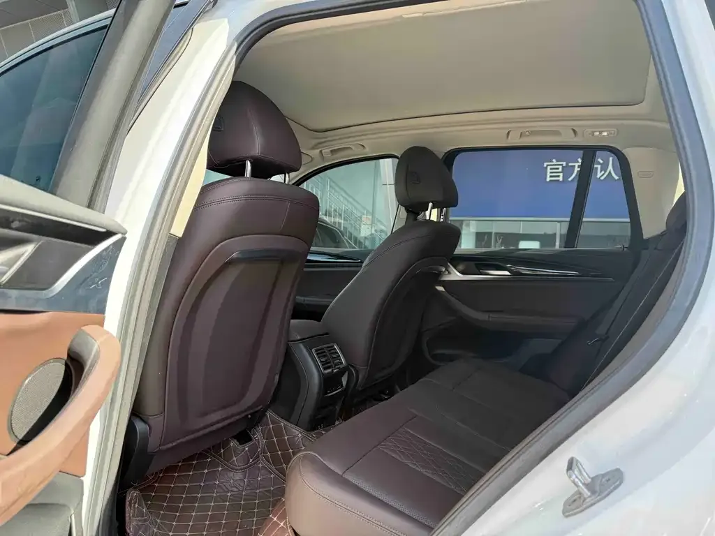 BMW iX3 2024 из CN, фото 3