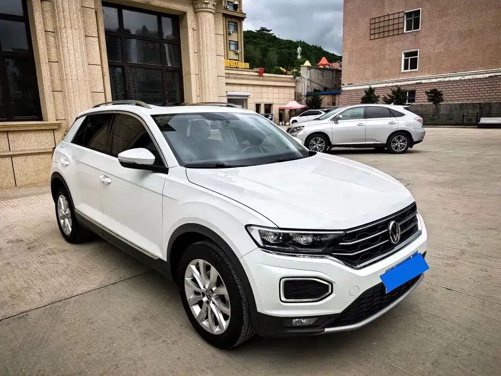Volkswagen T-Roc — фото 8