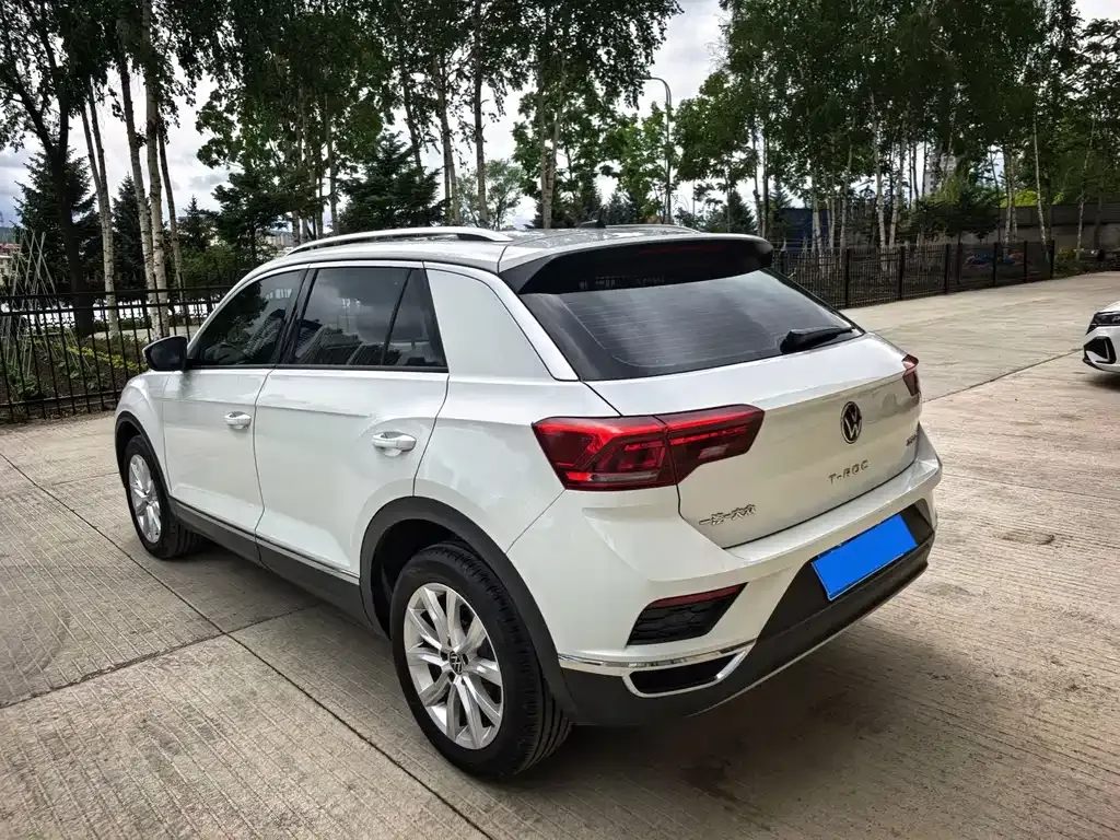 Volkswagen T-Roc — фото 10