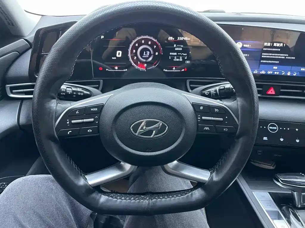 Hyundai Elantra — фото 7