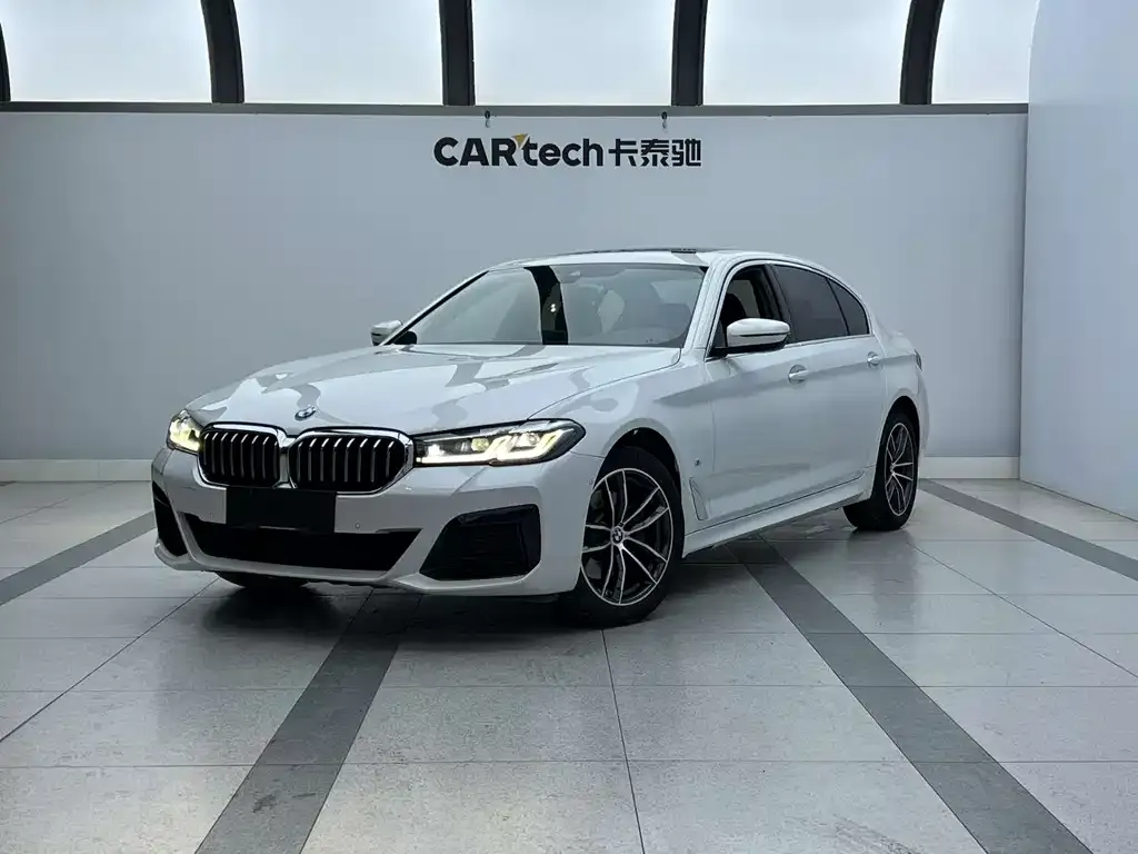 BMW 5 Series — фото 1