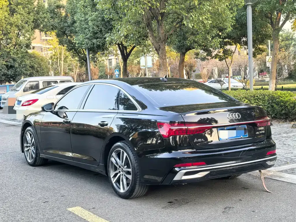 Audi A6L — фото 2