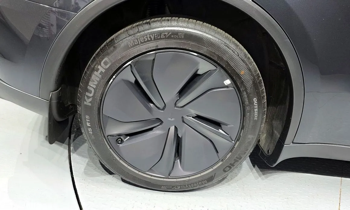 Tesla Model Y 2025 из KR, фото 10