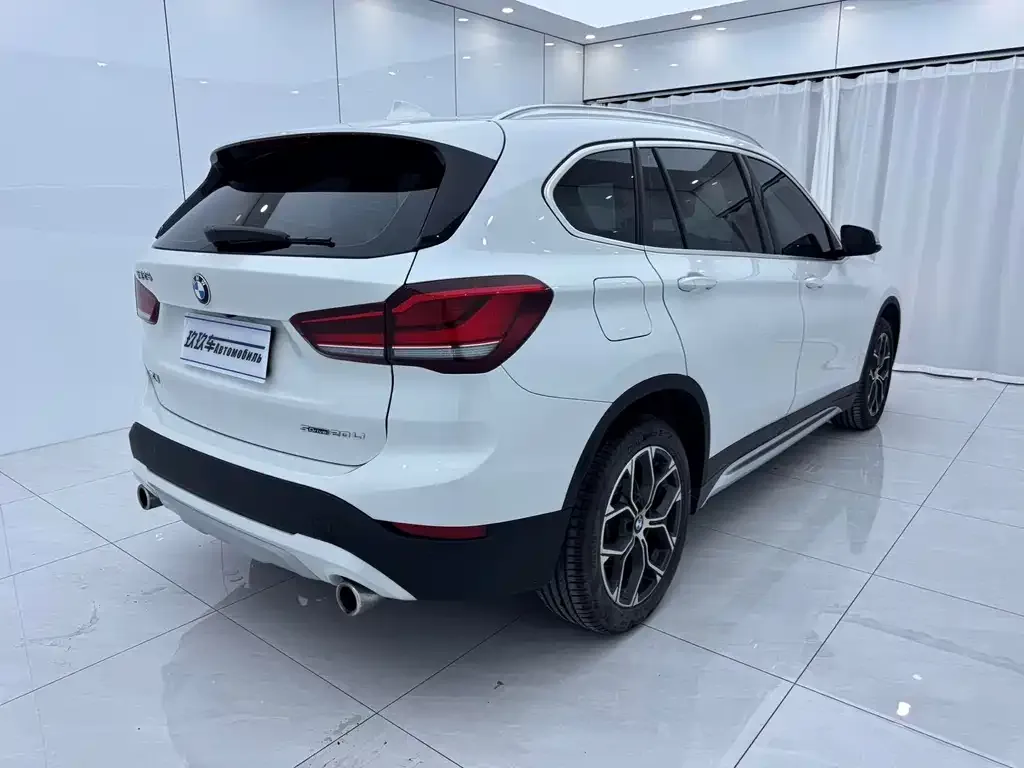 BMW X1 — фото 5