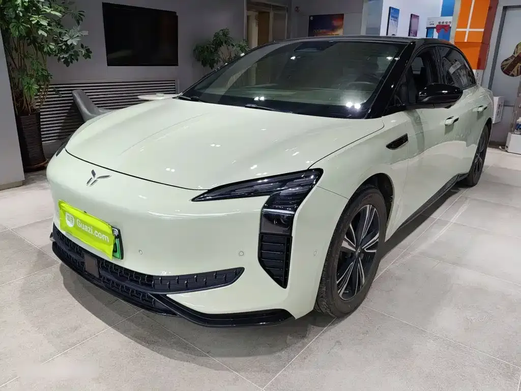 Hongqi EH7