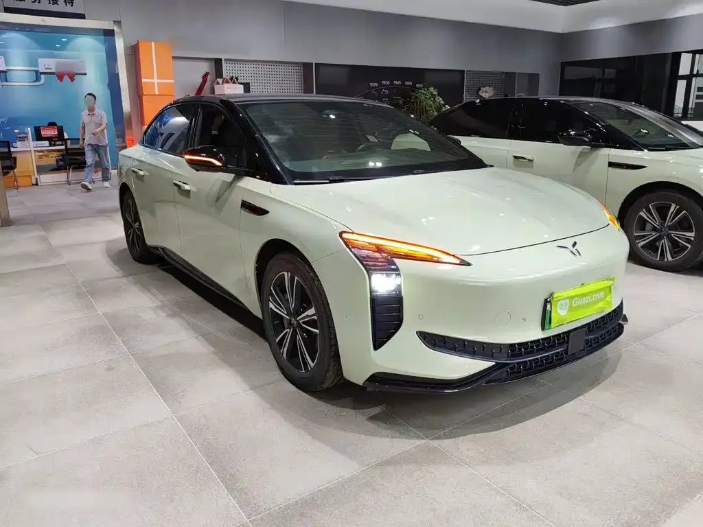 Hongqi EH7 2024 из CN, фото 6