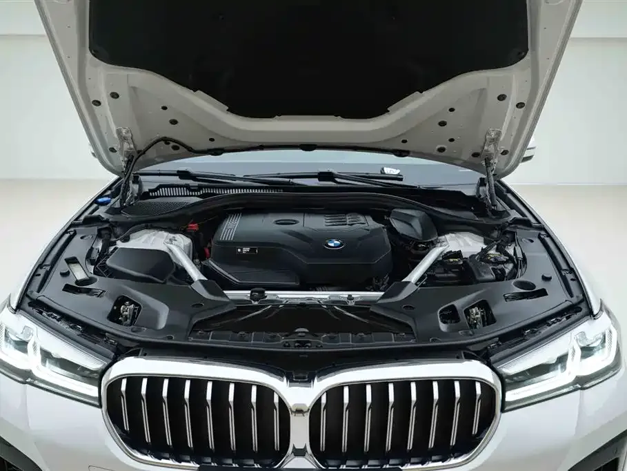 BMW 5 Series — фото 4