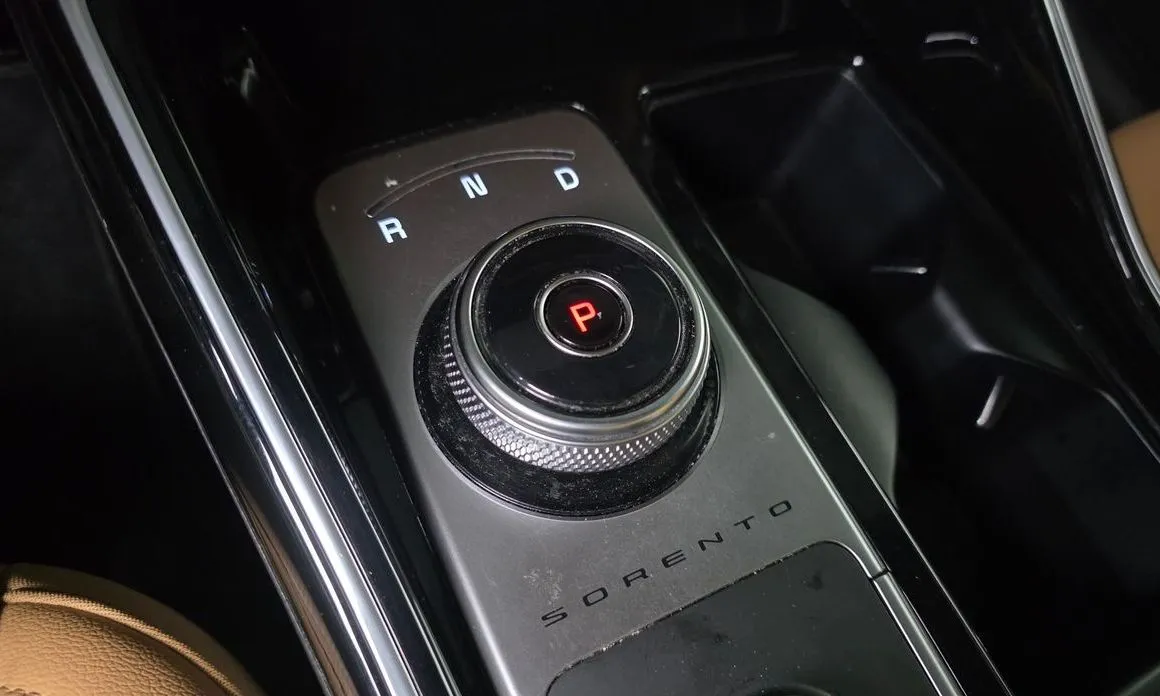 Kia Sorento — фото 9