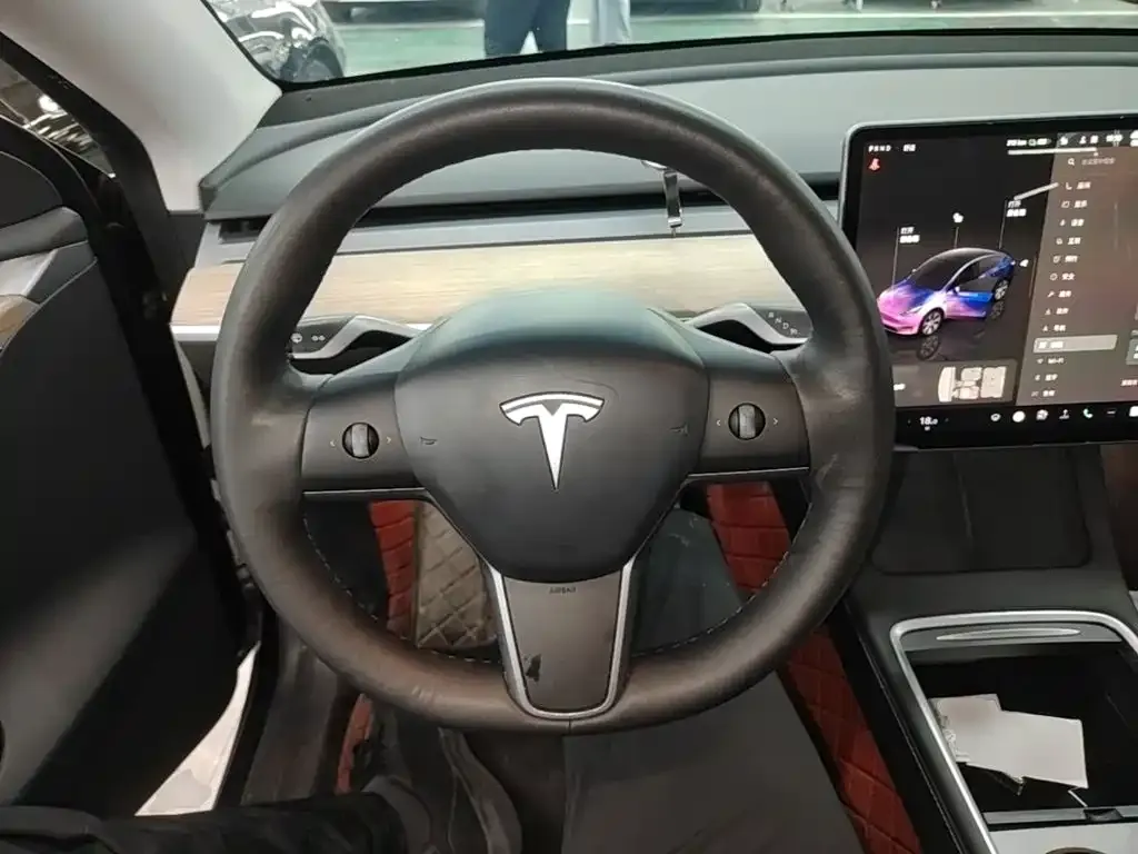 Tesla Model Y — фото 9