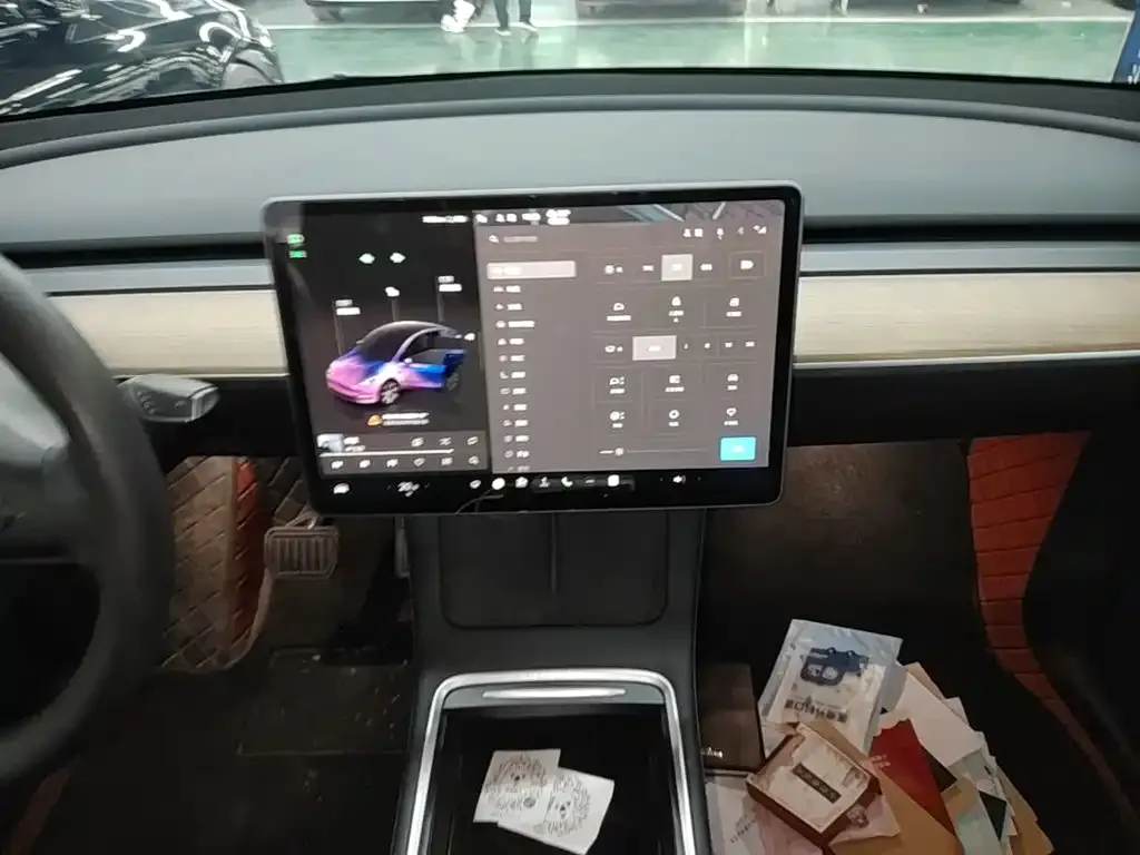 Tesla Model Y — фото 10