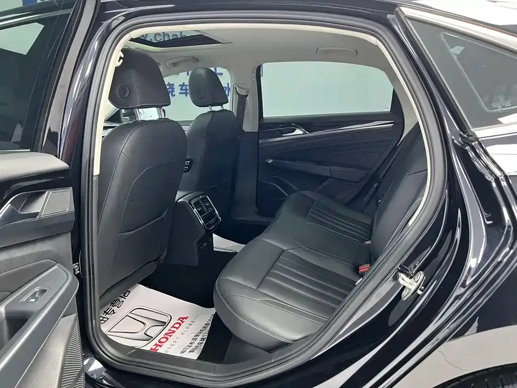 Volkswagen Passat — фото 7