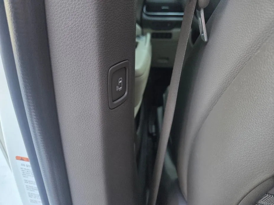Kia Carnival — фото 9