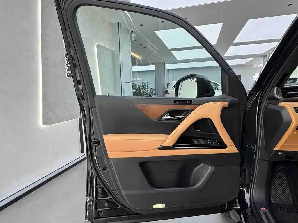 Lexus LX 2026 из CN, фото 7