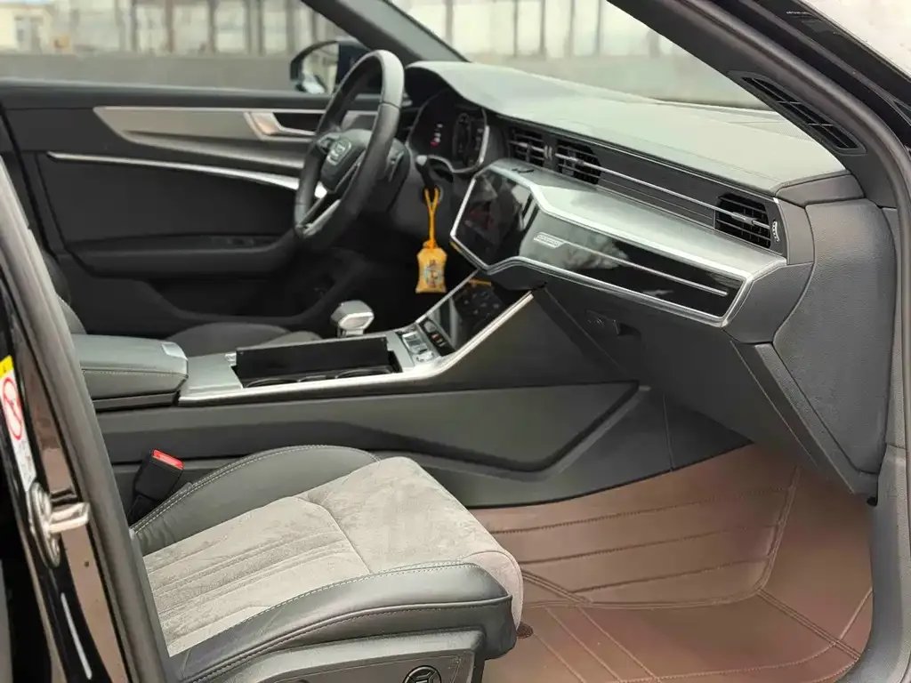 Audi A6L New Energy 2023 из CN, фото 3