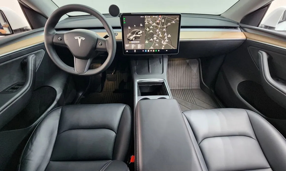 Tesla Model Y — фото 7