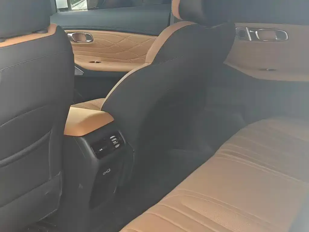 Geely Galaxy Xingjian 7 2025 из CN, фото 5