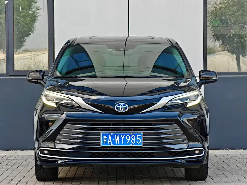 Toyota Sienna 2023 из CN, фото 10