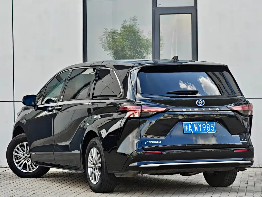 Toyota Sienna 2023 из CN, фото 4