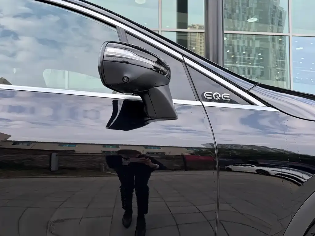 Mercedes-Benz EQE SUV — фото 2