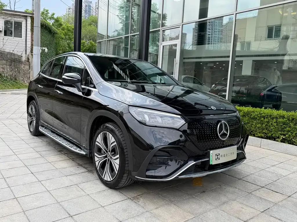 Mercedes-Benz EQE SUV — фото 10