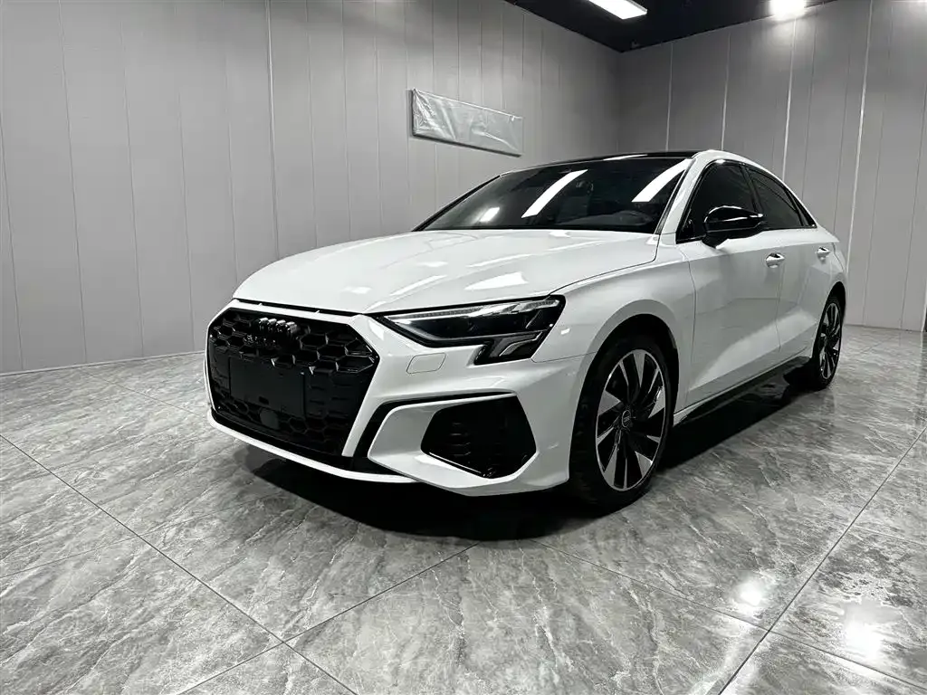 Audi A3 — фото 1