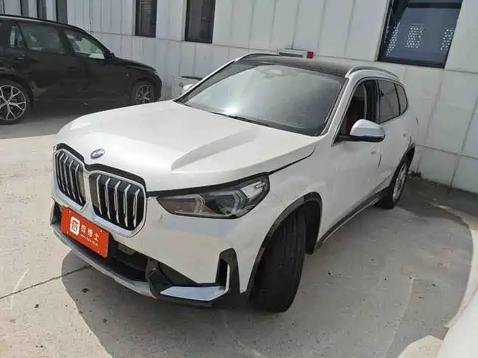 BMW X1 — фото 1