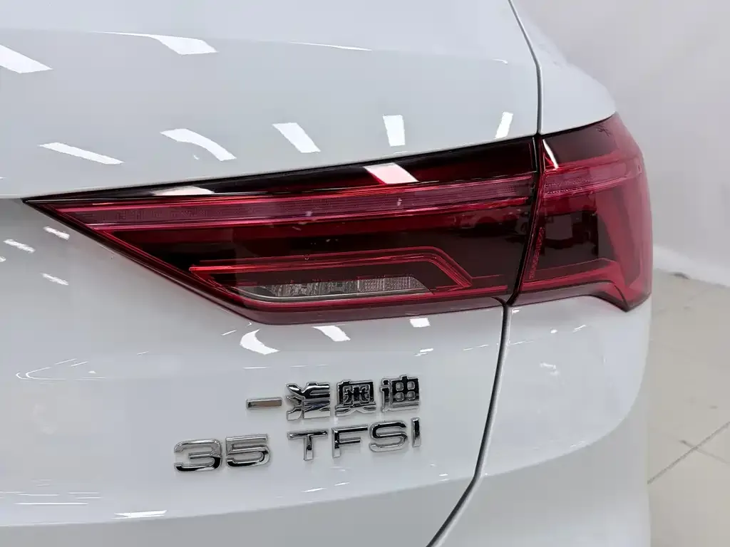 Audi Q3 — фото 3
