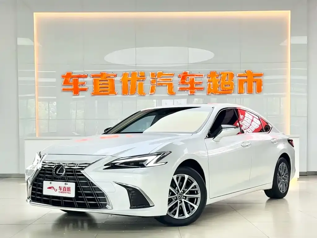 Lexus ES — фото 1