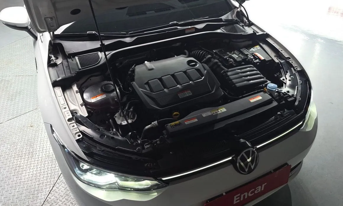 Volkswagen Golf 2024 из KR, фото 8