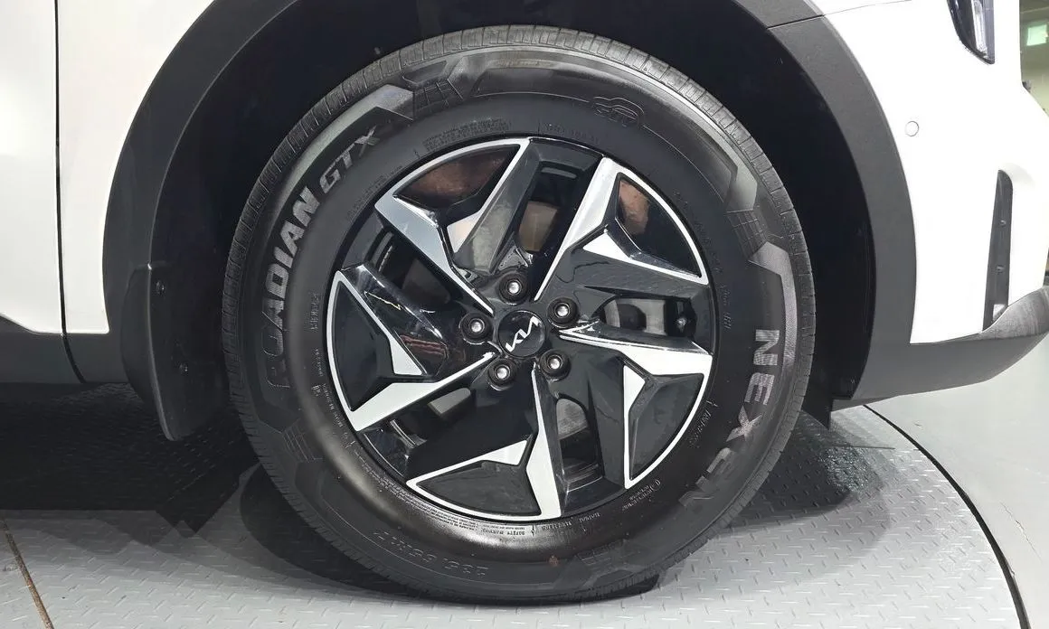Kia Sorento — фото 8
