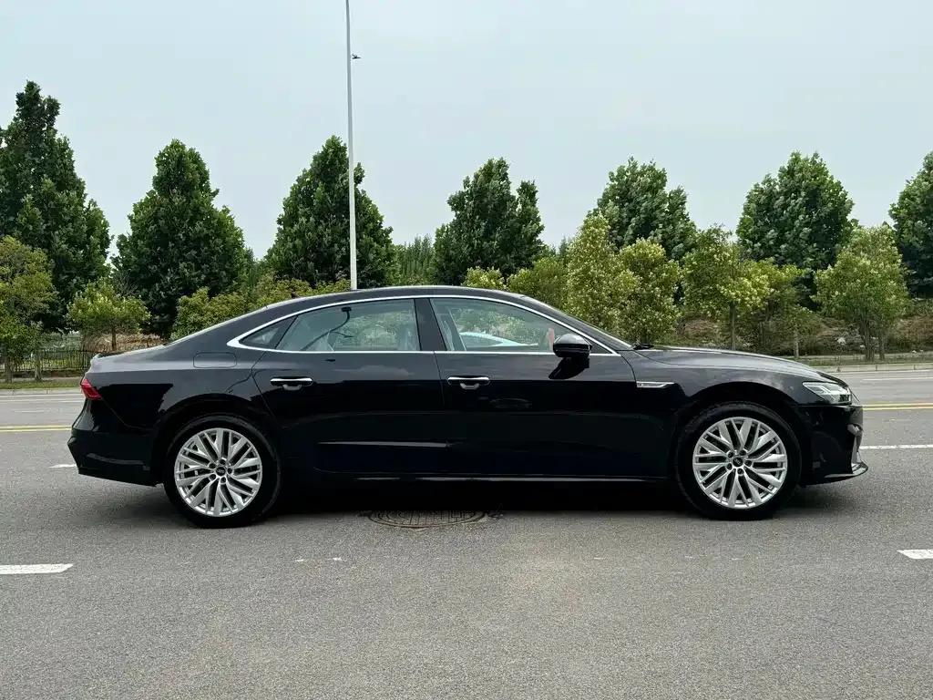 Audi A7L — фото 6
