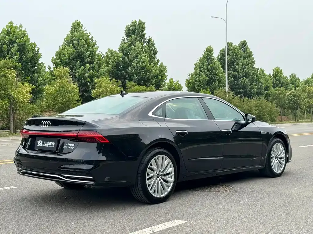 Audi A7L — фото 7