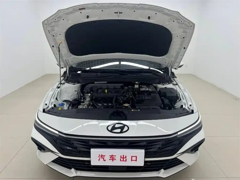 Hyundai Elantra — фото 8