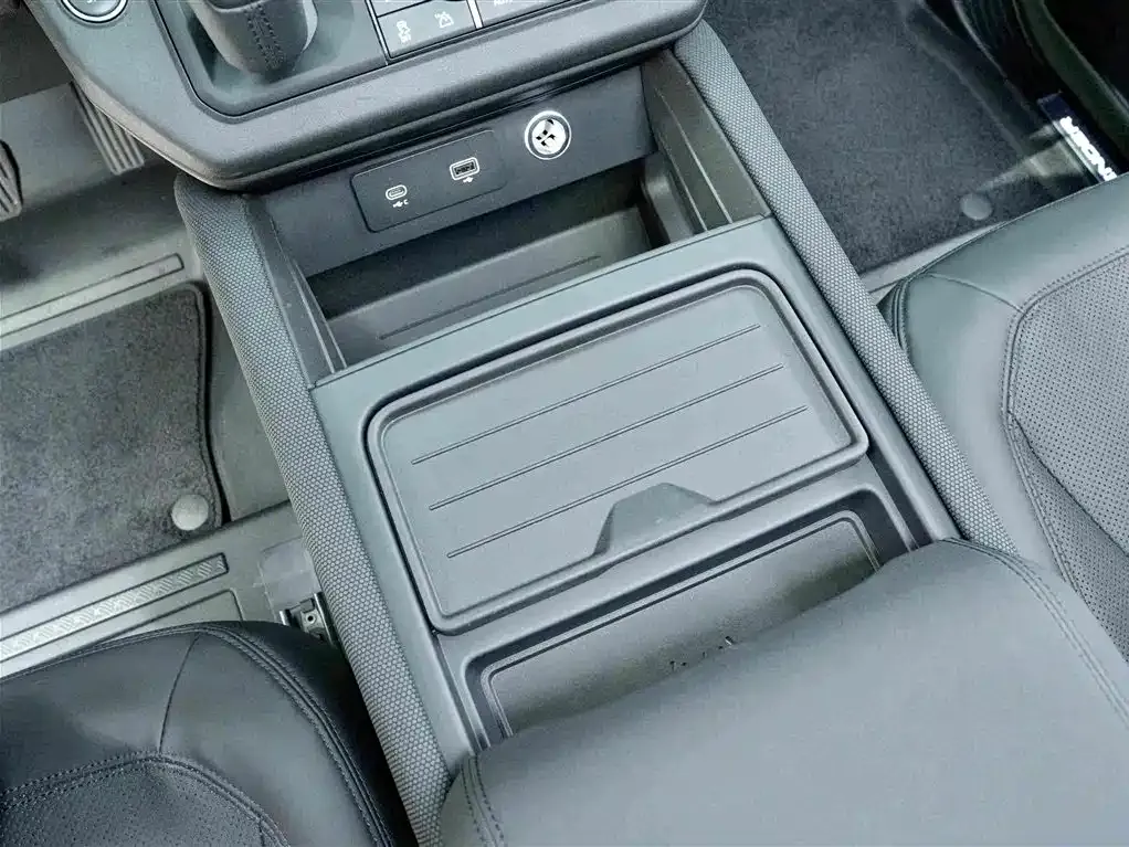Land Rover Defender — фото 10