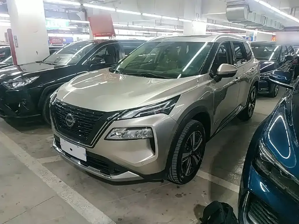 Nissan X-Trail — фото 1