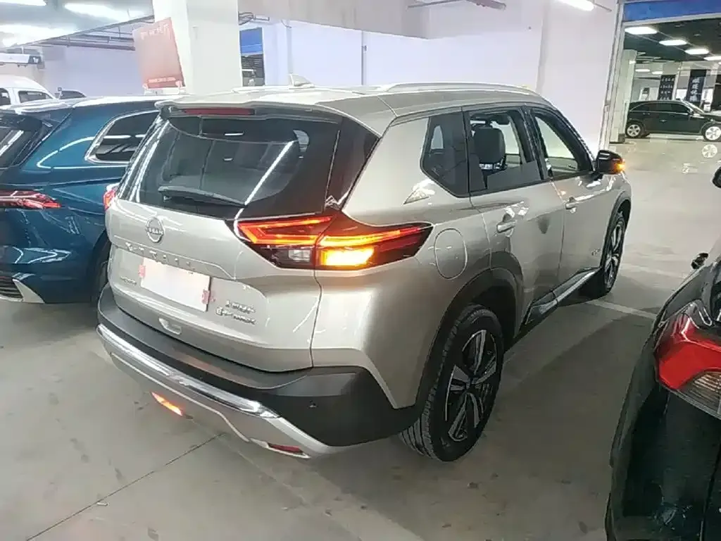 Nissan X-Trail — фото 4