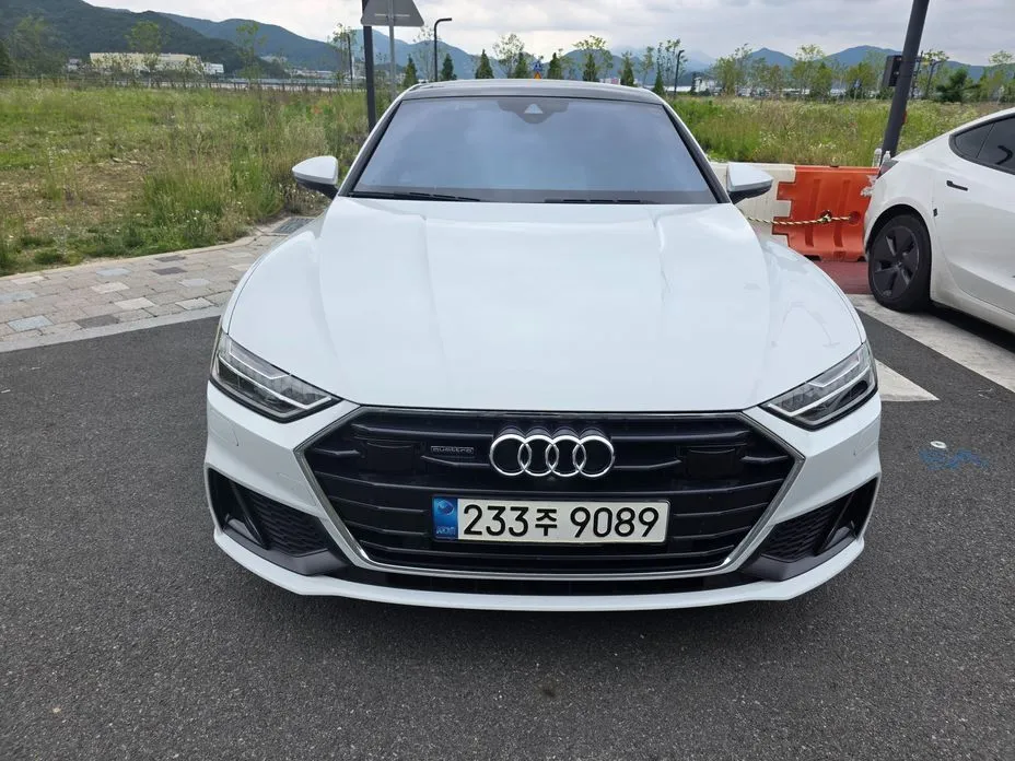 Audi A7 — фото 1