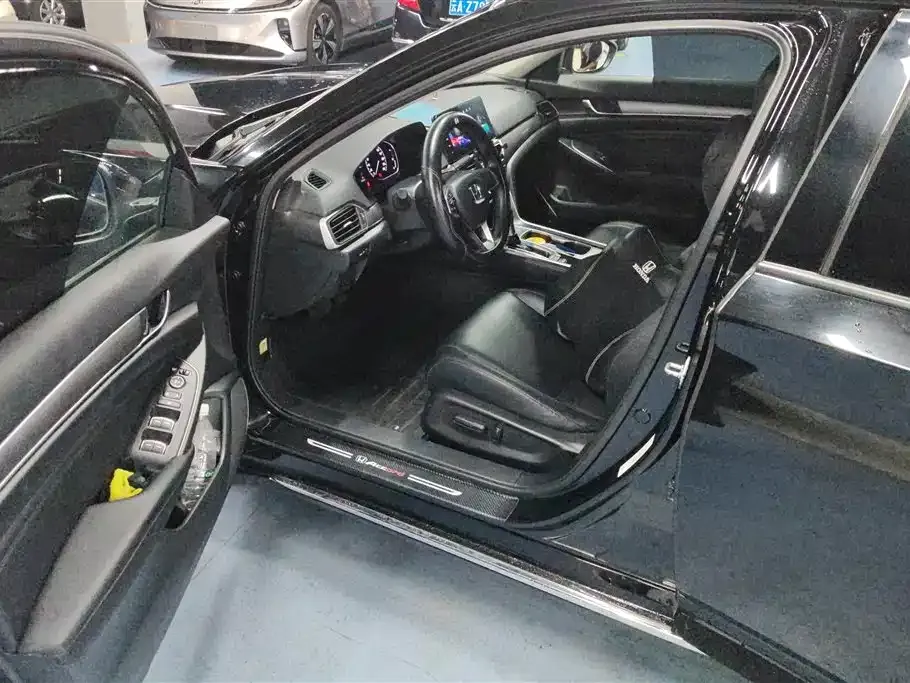 Honda Accord — фото 5
