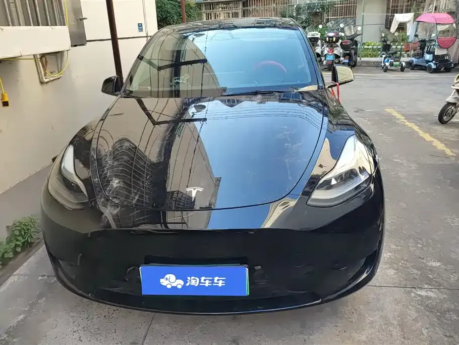 Tesla Model Y — фото 10